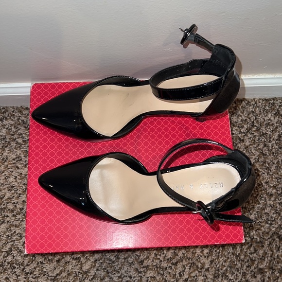 Black pointed heels - Picture 3 of 6